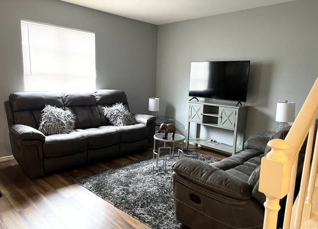 4-bedroom rental at 5421 Callaghan in San Antonio, TX — photo 2