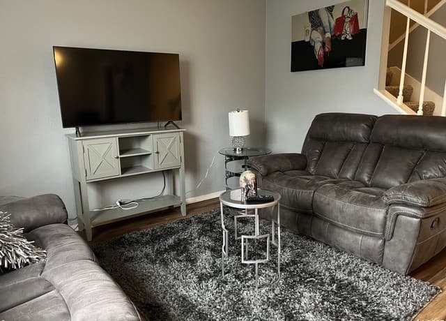 4-bedroom rental at 5421 Callaghan in San Antonio, TX — photo 3