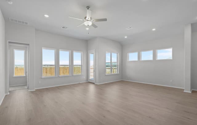 4-bedroom rental at 133 Heidi Hill in Castroville, TX — photo 5