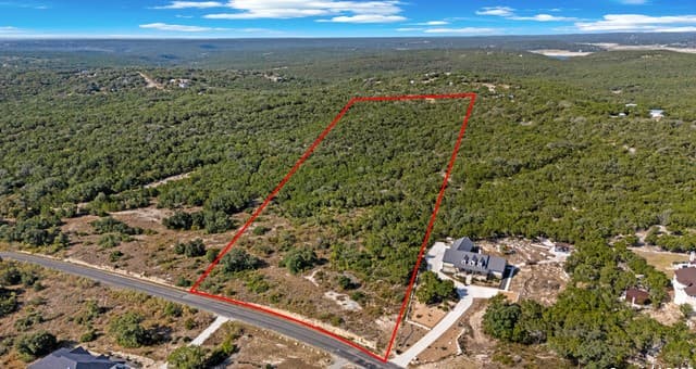 rental at 317 Cr RD 273 in Mico, TX — photo 4