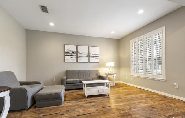4-bedroom rental at 1732 Continental in Pleasanton, TX — photo 4