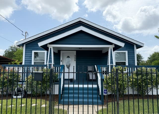 3-bedroom rental at 326 Connelly in San Antonio, TX — photo 1