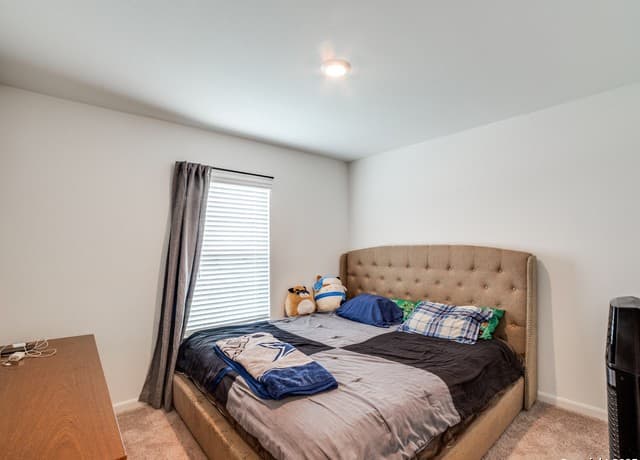 2-bedroom rental at 12153 Parish Divide in San Antonio, TX — photo 4