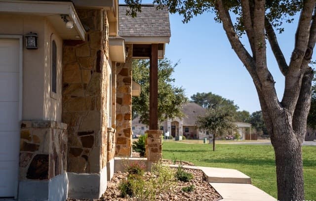 Home for sale at 117 Abrego Run in Floresville, TX — photo 5