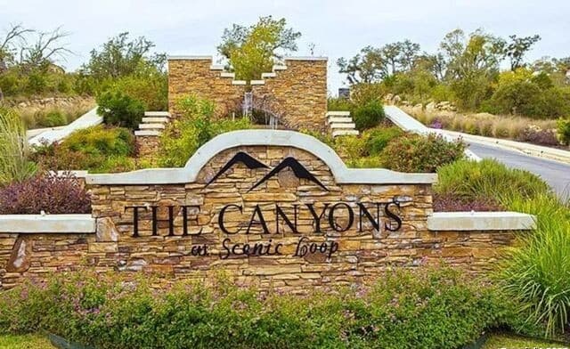 rental at 10012 Kendall Canyon in San Antonio, TX — photo 1