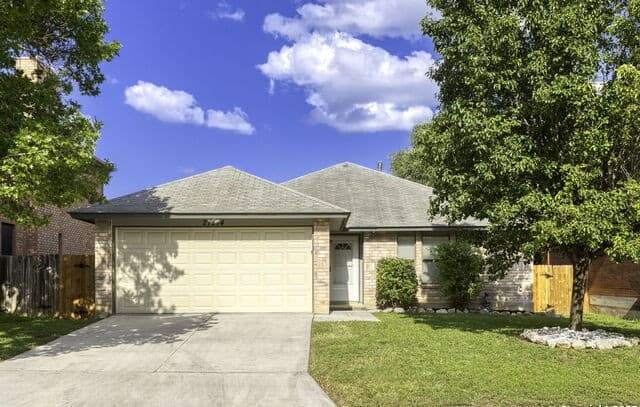 3-bedroom rental at 21514 Longwood in San Antonio, TX — photo 1