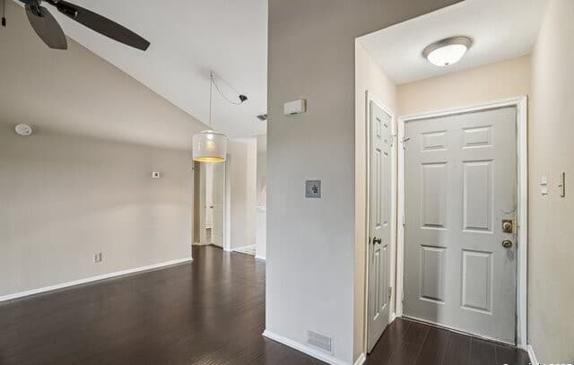 2-bedroom rental at 4212 Medical Unit 212 in San Antonio, TX — photo 2