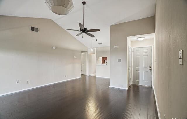 2-bedroom rental at 4212 Medical Unit 212 in San Antonio, TX — photo 4
