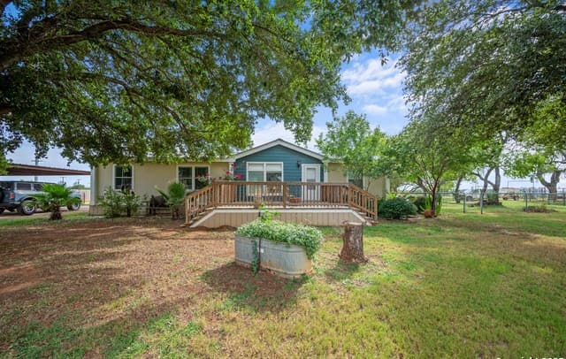 3-bedroom rental at 638 Lagunillas in Charlotte, TX — photo 1