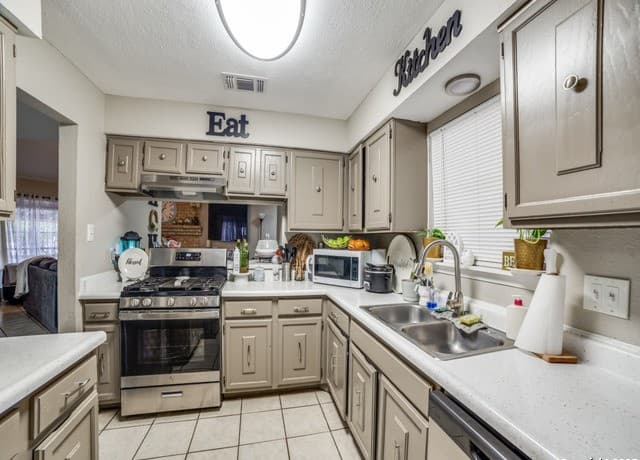 3-bedroom rental at 11455 Previn in San Antonio, TX — photo 4