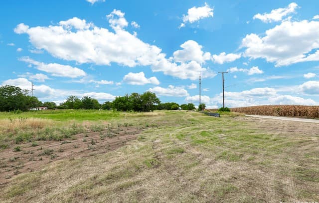 rental at 3400 Golden Ave in San Antonio, TX — photo 2