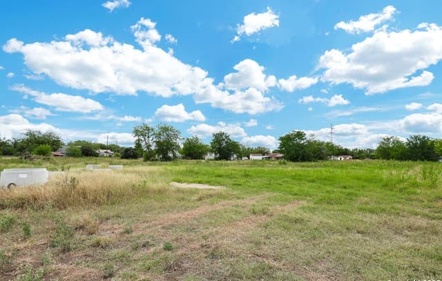 rental at 3400 Golden Ave in San Antonio, TX — photo 3