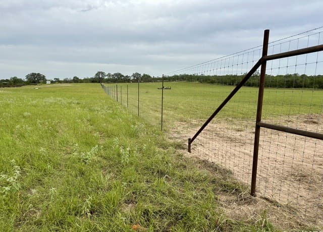 rental at 5029 Fm 2504 in Poteet, TX — photo 2