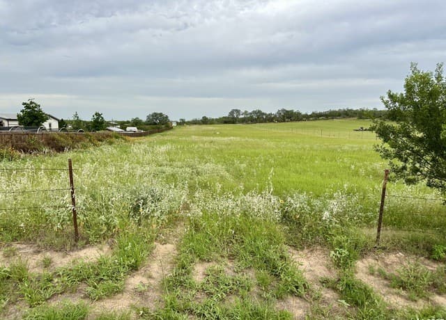 rental at 5029 Fm 2504 in Poteet, TX — photo 4