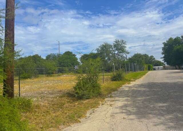 rental at 5103 Cannon in San Antonio, TX — photo 3