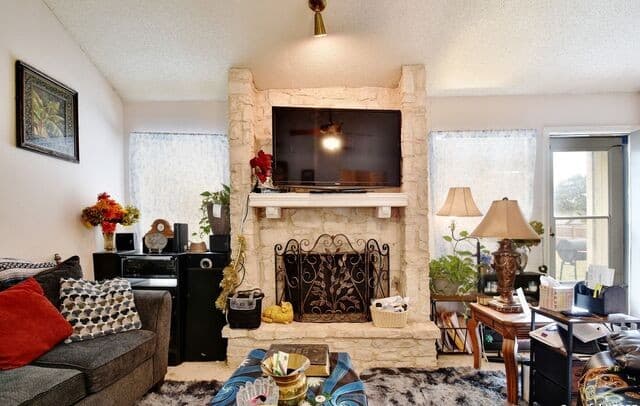 4-bedroom rental at 7710 Sundew Mist in San Antonio, TX — photo 5