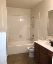 2-bedroom rental at 8401 Forest Ridge in San Antonio, TX — photo 3