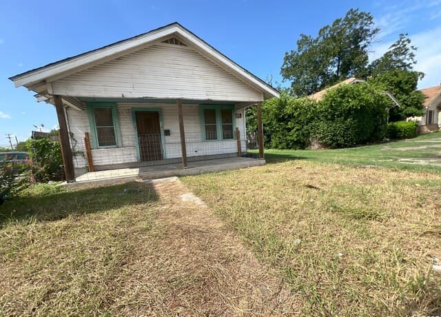 3-bedroom rental at 1143 Culebra Rd in San Antonio, TX — photo 3