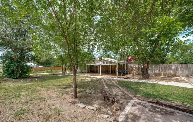 rental at 622 Nolan St in San Antonio, TX — photo 1