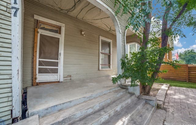 rental at 617 Dawson in San Antonio, TX — photo 3
