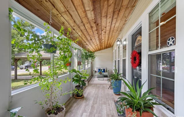 4-bedroom rental at 131 Larchmont in San Antonio, TX — photo 3