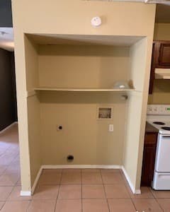 2-bedroom rental at 7611 Windsor Oaks in San Antonio, TX — photo 3