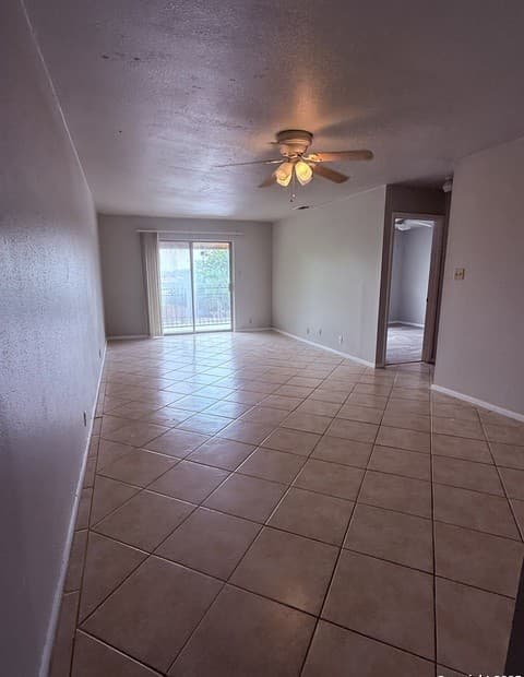 1-bedroom rental at 923 Vance Jackson Unit 804 in San Antonio, TX — photo 2