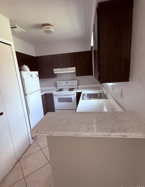 1-bedroom rental at 923 Vance Jackson Unit 804 in San Antonio, TX — photo 4