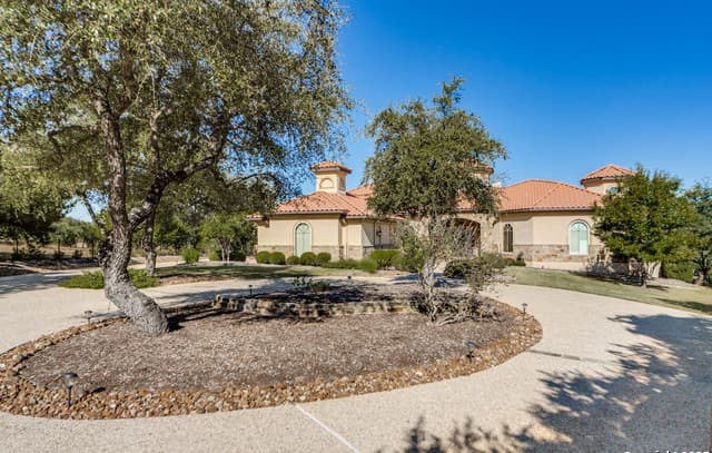 4-bedroom rental at 11503 Toponga in Boerne, TX — photo 3
