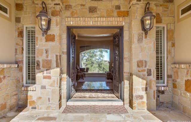 4-bedroom rental at 11503 Toponga in Boerne, TX — photo 5