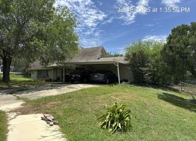 4-bedroom rental at 206 Threadneedle in San Antonio, TX — photo 3