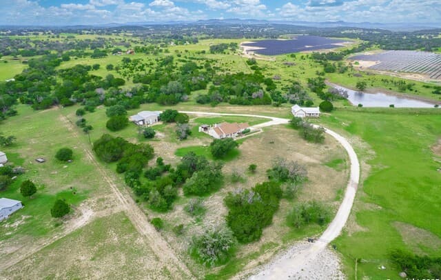 4-bedroom rental at 233 N Fork in Bandera, TX — photo 2