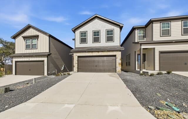 4-bedroom rental at 1018 West 1604 North Unit 202 in San Antonio, TX — photo 2