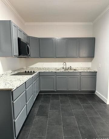 2-bedroom rental at 603 Summit Unit 2 in San Antonio, TX — photo 2