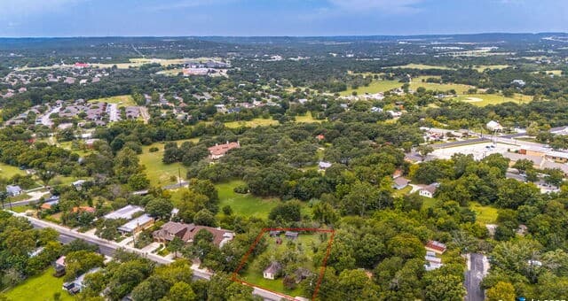 3-bedroom rental at 316 W San Antonio Ave in Boerne, TX — photo 1