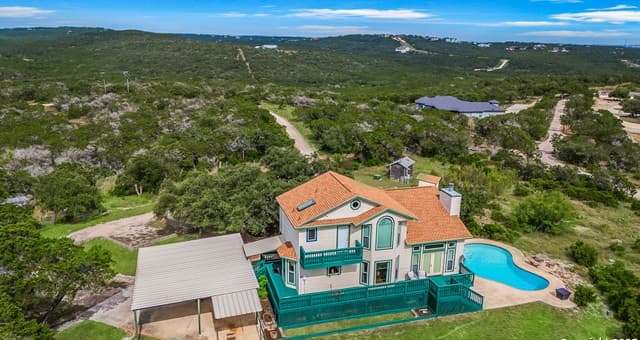 Home for sale at 1494 County Road 270 in Mico, TX — photo 3