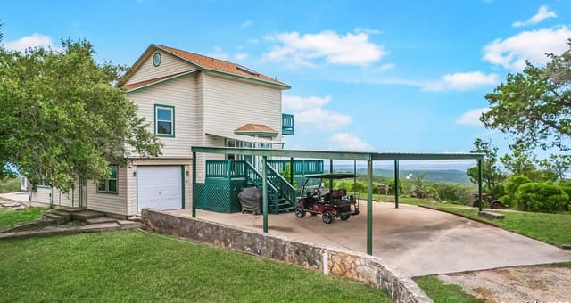 Home for sale at 1494 County Road 270 in Mico, TX — photo 5
