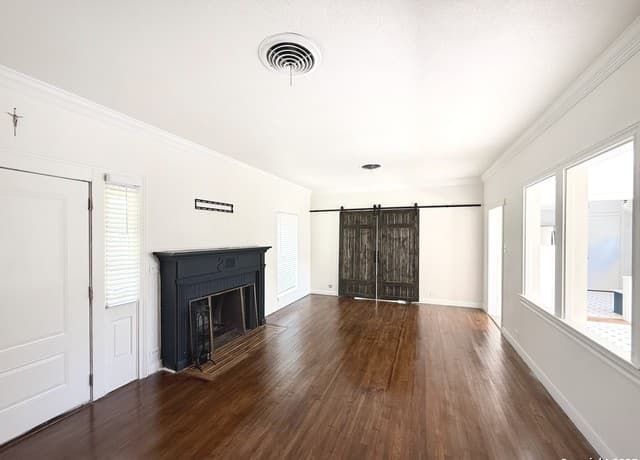 3-bedroom rental at 1214 Sutton in San Antonio, TX — photo 5