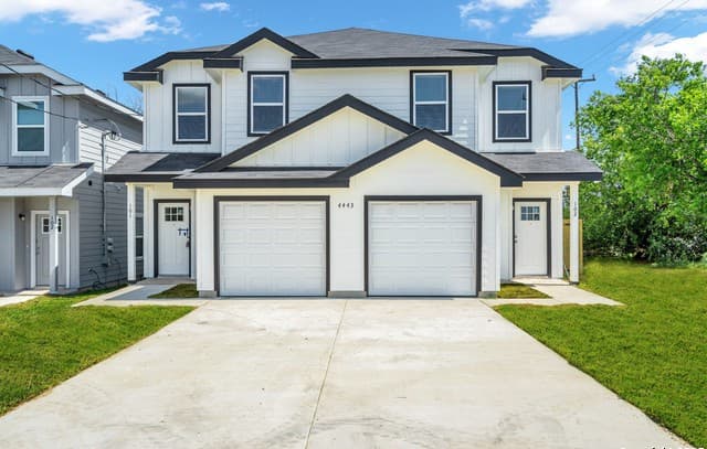 rental at 8911 N Fm 1560 305-306 in San Antonio, TX — photo 1