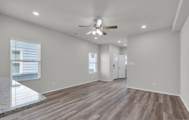 rental at 8911 N Fm 1560 305-306 in San Antonio, TX — photo 2