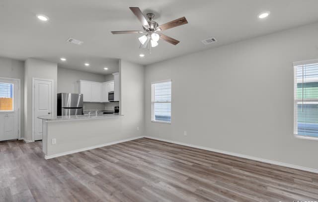 rental at 8911 N Fm 1560 305-306 in San Antonio, TX — photo 4