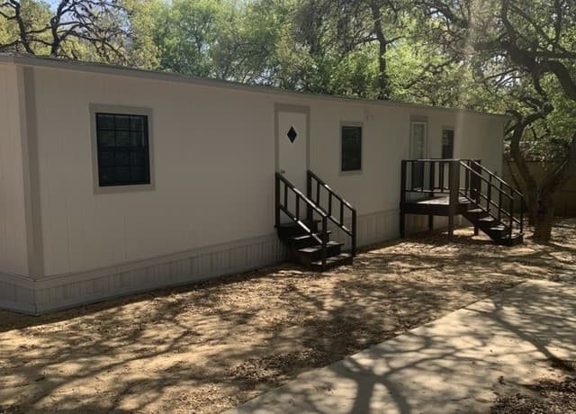 2-bedroom rental at 25315 Lynda sue in San Antonio, TX — photo 3