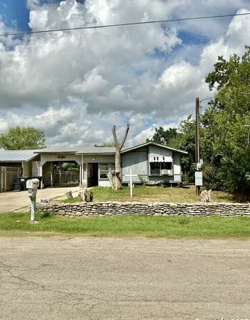 rental at 19615 Oil Street in Somerset, TX — photo 1