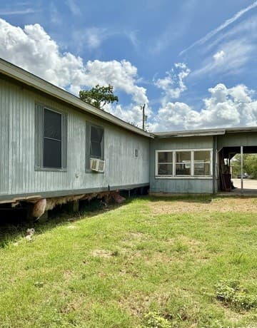 rental at 19615 Oil Street in Somerset, TX — photo 4