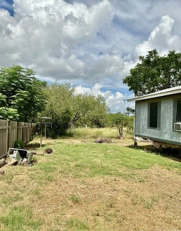 rental at 19615 Oil Street in Somerset, TX — photo 5
