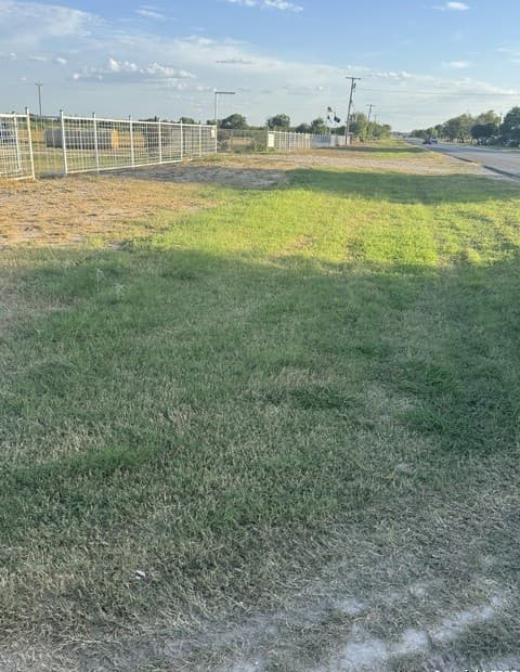 rental at 1050 N Hwy 132 in Natalia, TX — photo 1