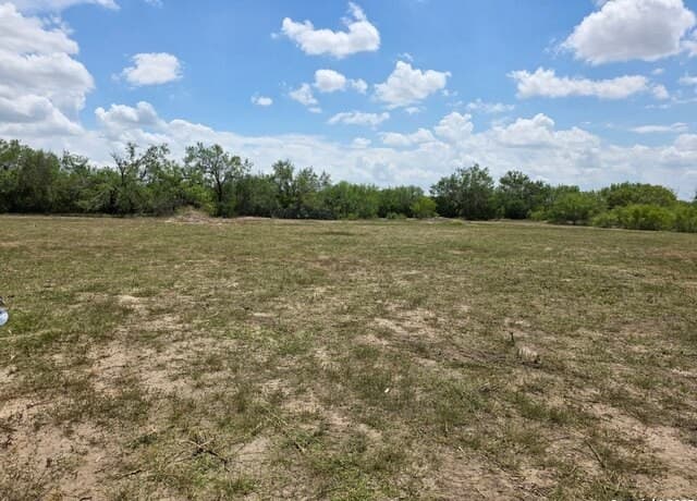 rental at 1050 N Hwy 132 in Natalia, TX — photo 5