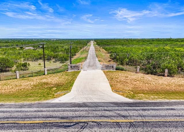 rental at 0 Pr Riley in Poteet, TX — photo 3