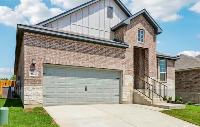 4-bedroom rental at 11451 Feather Vale in San Antonio, TX — photo 3