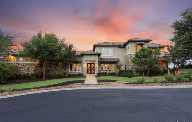Home for sale at 7 Kings Tower in San Antonio, TX — photo 2